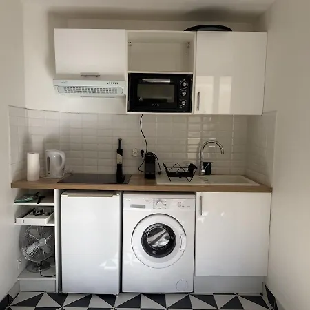 Apartment Calme A Deux Pas Des Champs-elysees Paris