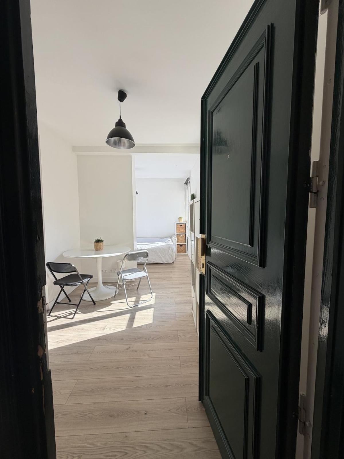 Calme A Deux Pas Des Champs-elysees Apartment *