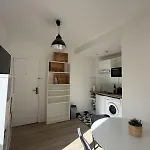 Studio calme à deux pas des Champs-Elysées
